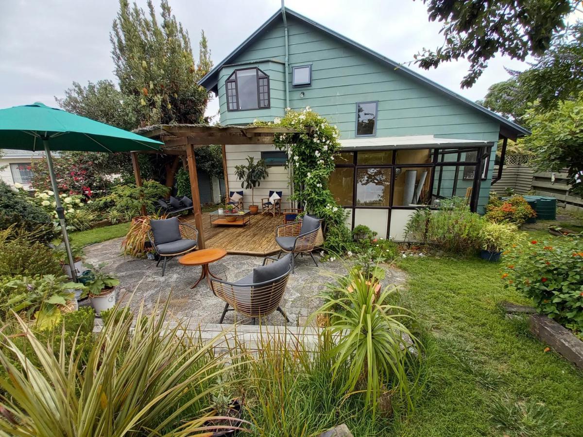 Bed and Breakfast Birds Eyes Te Awanga Esterno foto