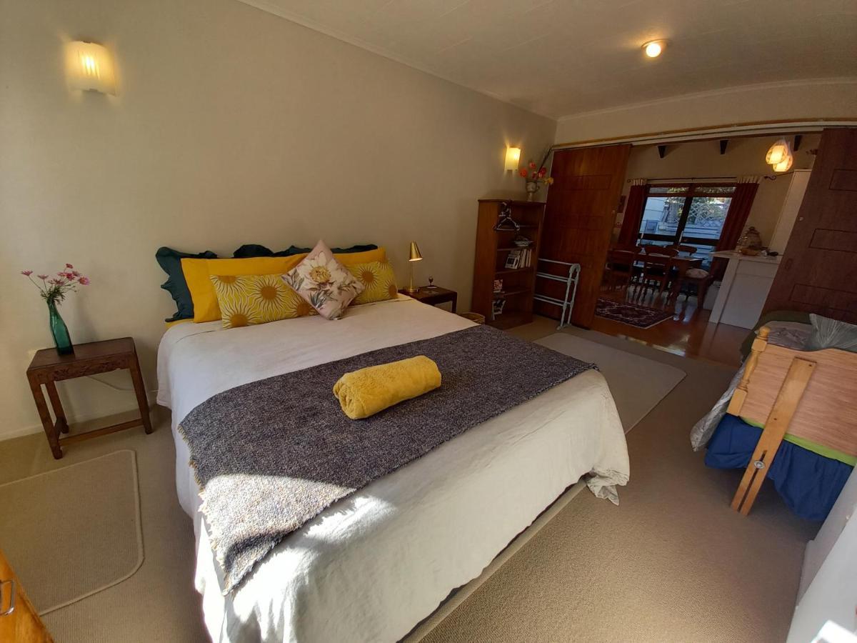 Bed and Breakfast Birds Eyes Te Awanga Esterno foto