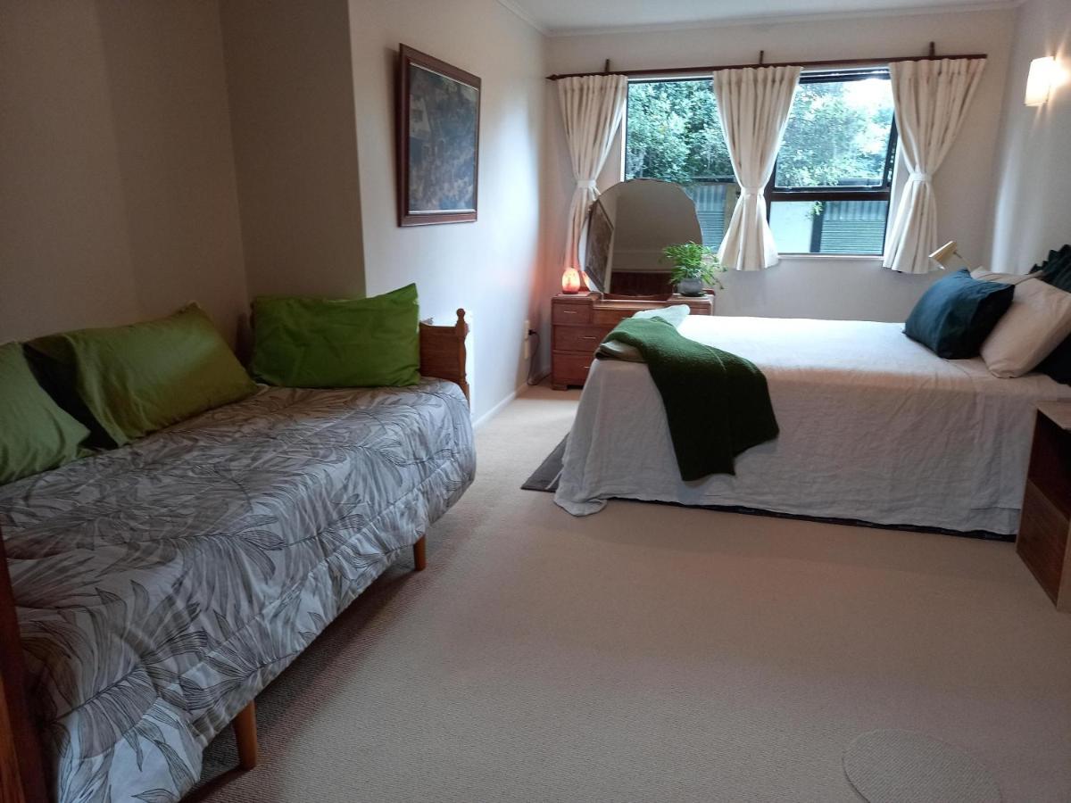 Bed and Breakfast Birds Eyes Te Awanga Esterno foto