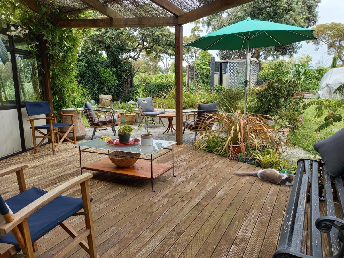 Bed and Breakfast Birds Eyes Te Awanga Esterno foto