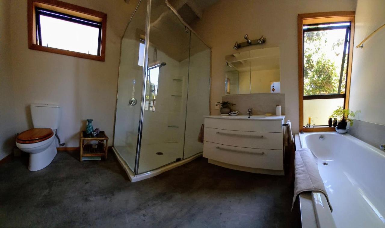 Bed and Breakfast Birds Eyes Te Awanga Esterno foto