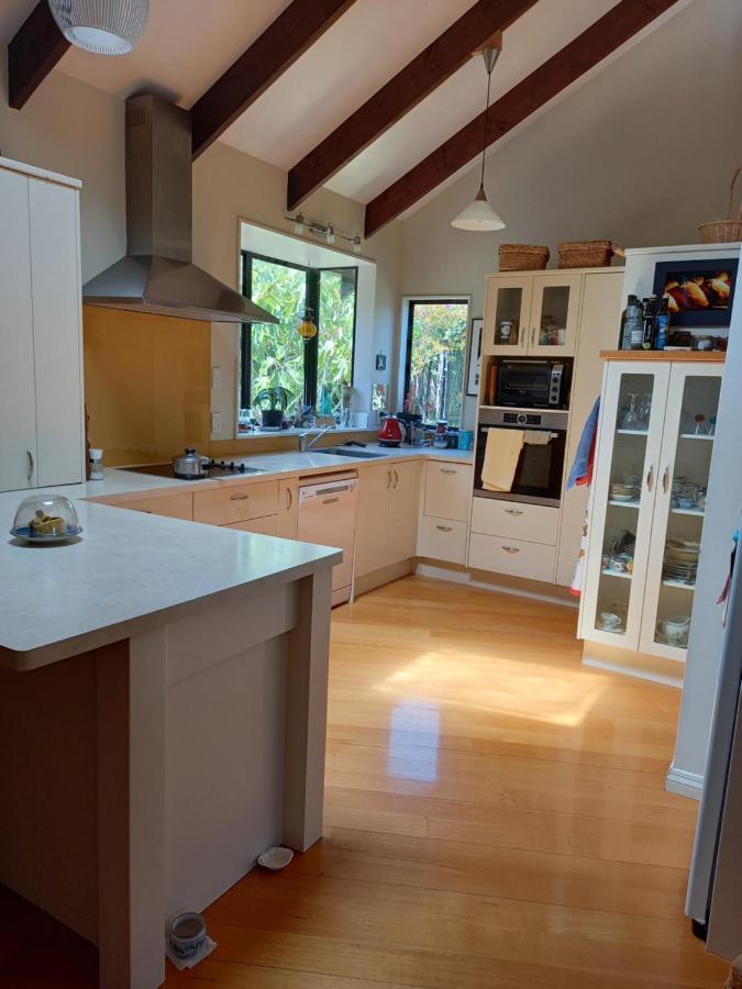 Bed and Breakfast Birds Eyes Te Awanga Esterno foto
